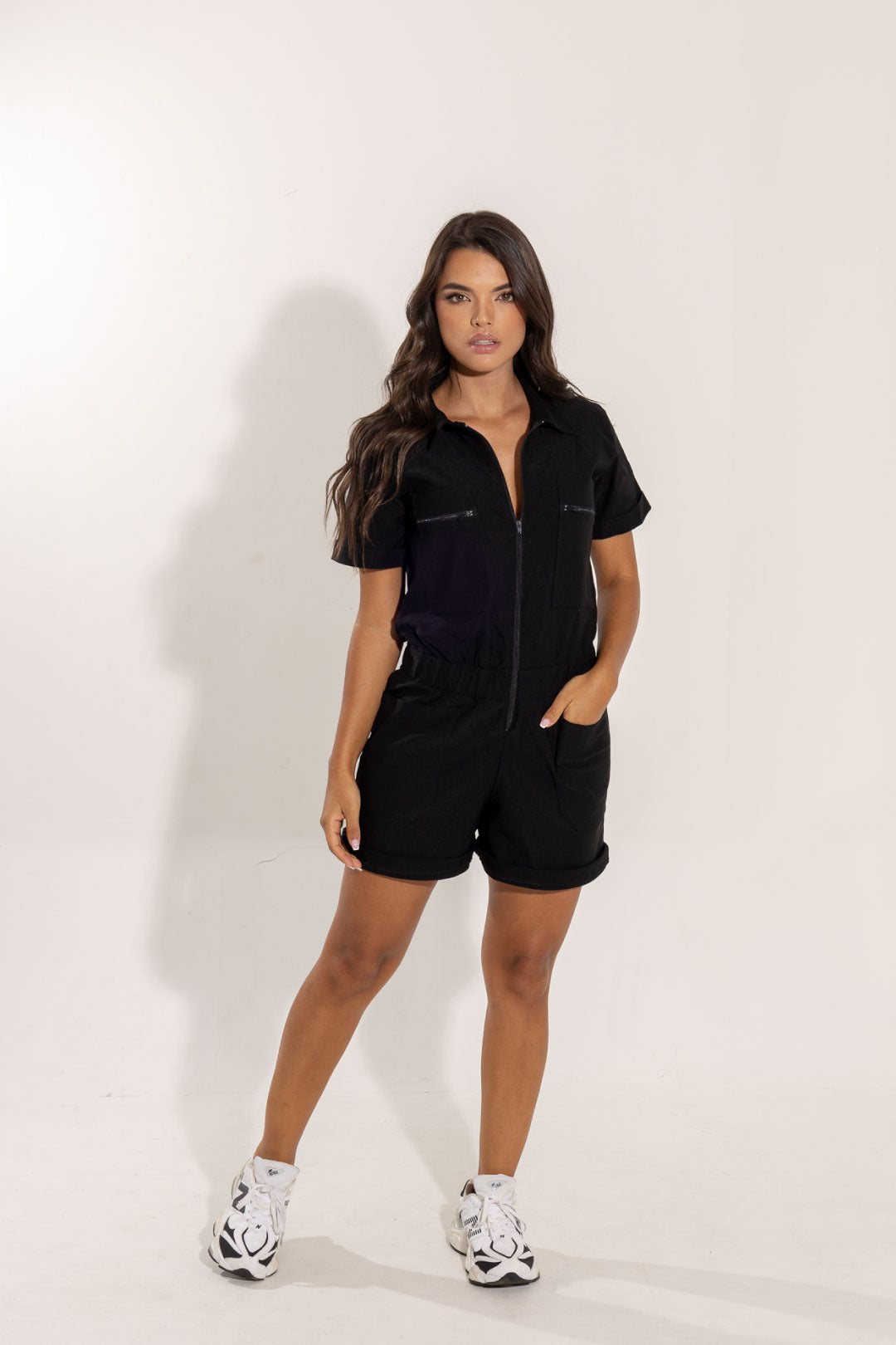 ENTERIZO CARGO CORTO NEGRO