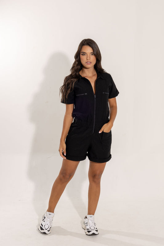 ENTERIZO CARGO CORTO NEGRO